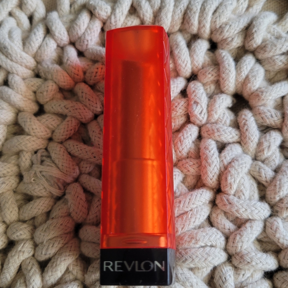 Revlon ColorBurst Lip Butter Candy Apple 035 New